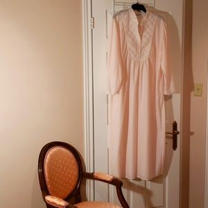 NWOT  Ladie's Frenchmaid,  XL / 1X  nightgown